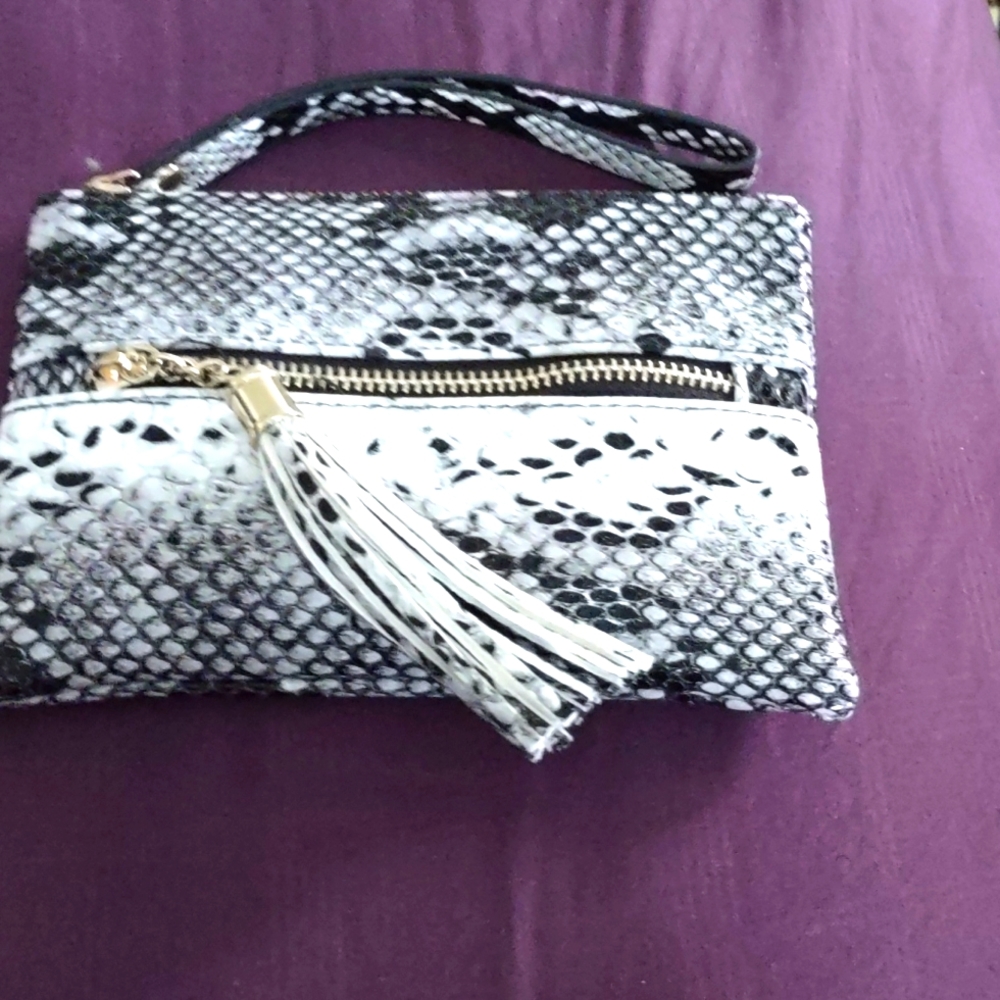 Wristlet